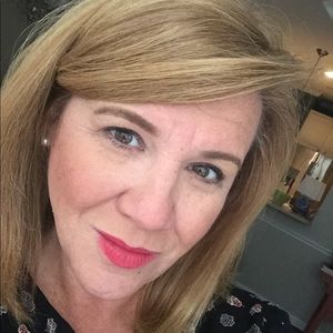 Meet your Posher, Leigh